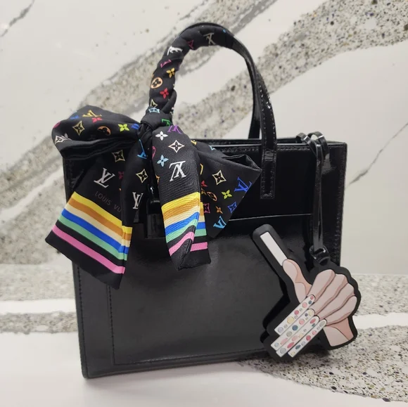 MARC JACOBS Mini Grind Patent Crossbody Tote In Black - Picture 15 of 15